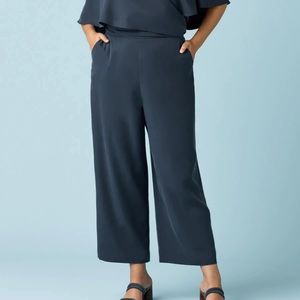 VETTA Wide Leg Cropped Tencel Pants Sz 4 Navy